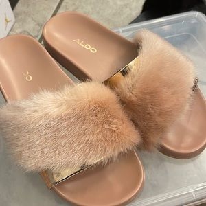 Pink Sandles